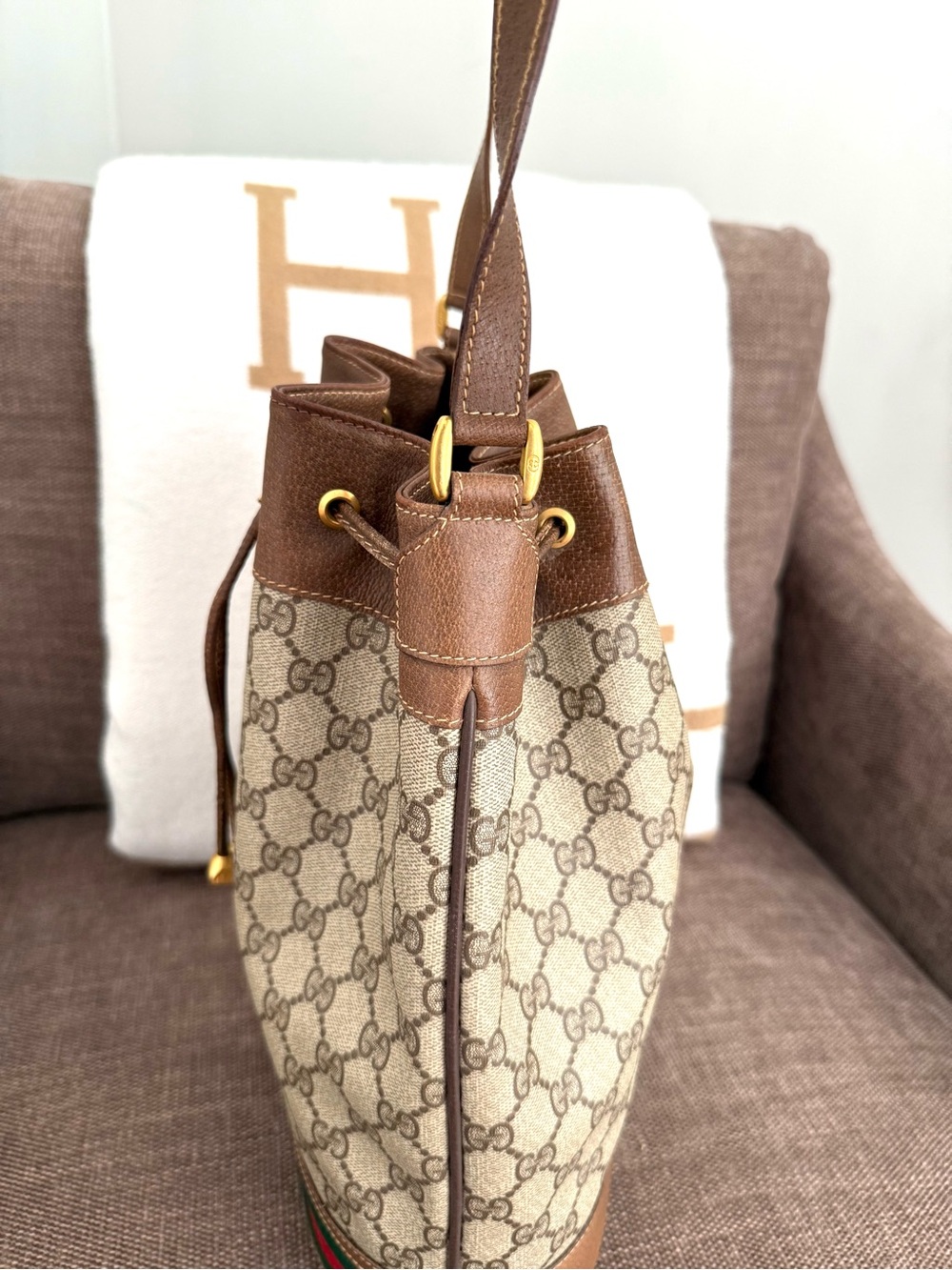 Gucci authentic brown monogram coated canvas Bucket Bag brown leather - Picture 15 of 16